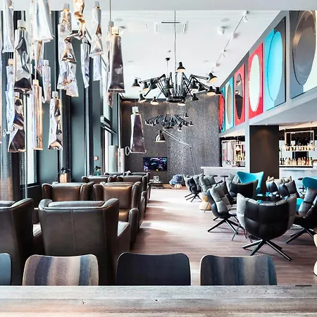 Motel One Basel-3
